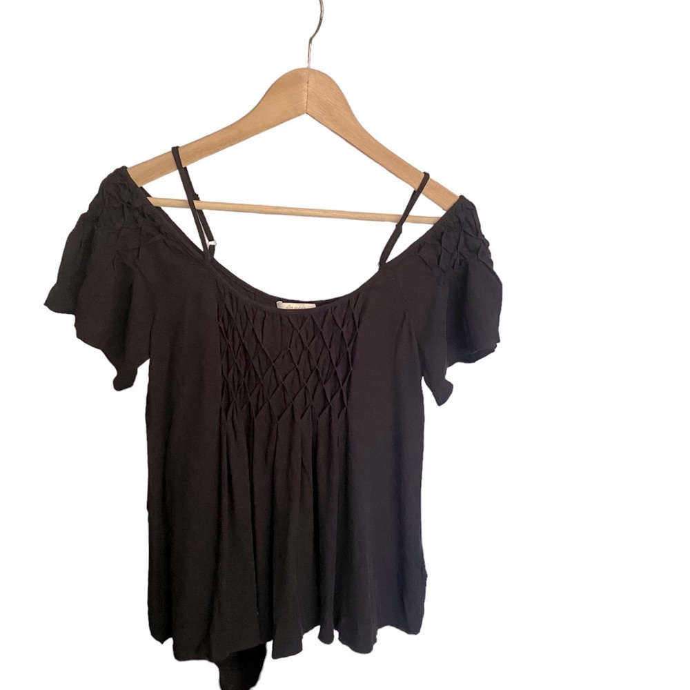 ☀️5/25☀️ Ella Moss off shoulder black women’s top size small